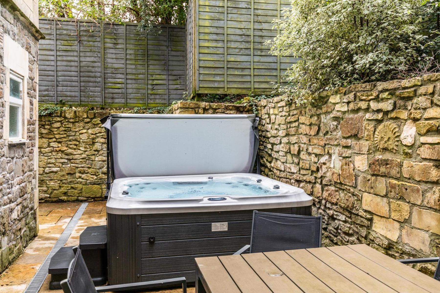 Locksbrook Lodge - Hot Tub - Spacious Outdoor Space Bath Kültér fotó