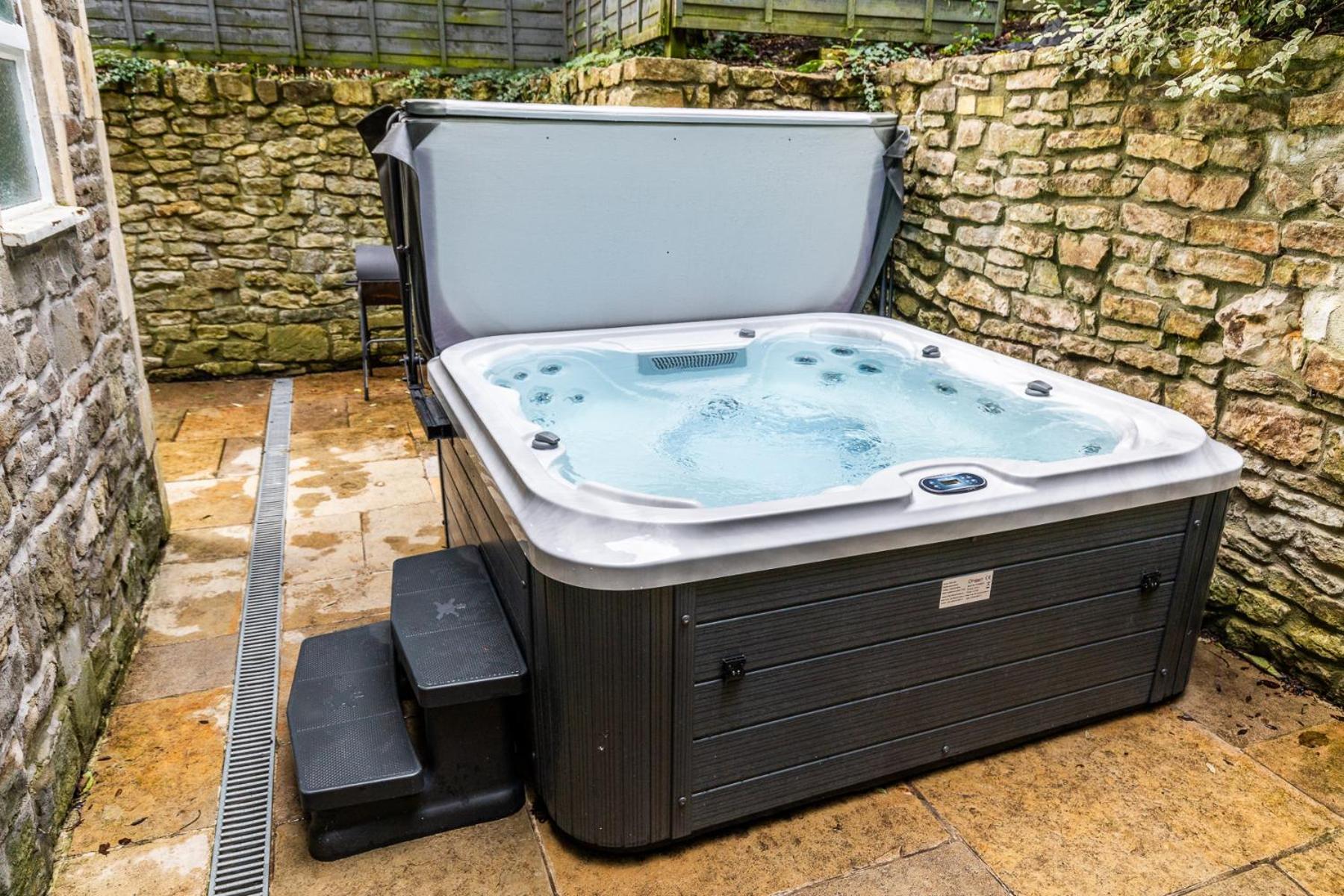 Locksbrook Lodge - Hot Tub - Spacious Outdoor Space Bath Kültér fotó